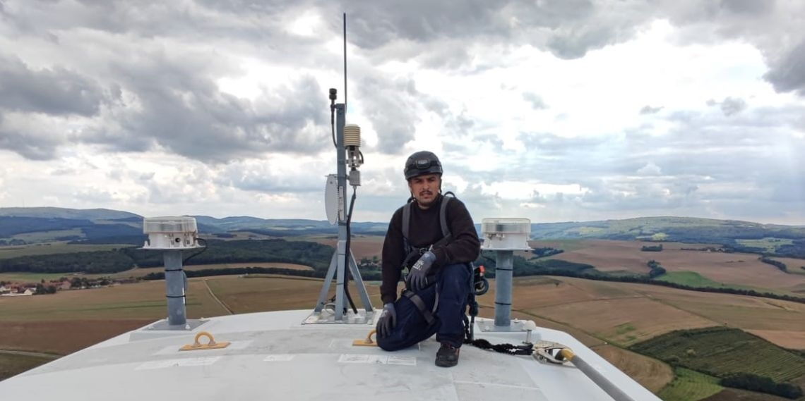 Muohsien Alhamada ist Windkraft-Servicetechniker bei Enertrag. Er ist 2015 aus Syrien geflohen und hat in Deutschland eine neue Heimat gefunden.