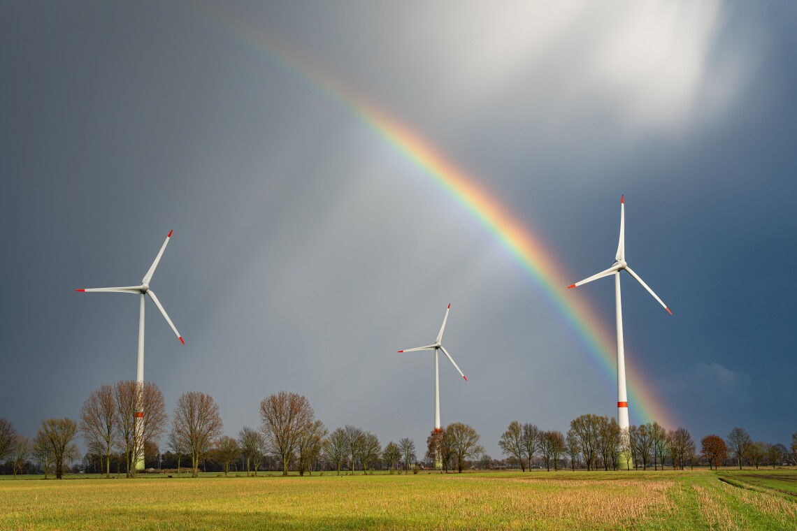 Wenn Windräder in Bürgerhand sind, hat das auch eine politische Dimension, sagen Wissenschaftler. Es stärke die Demokratie.