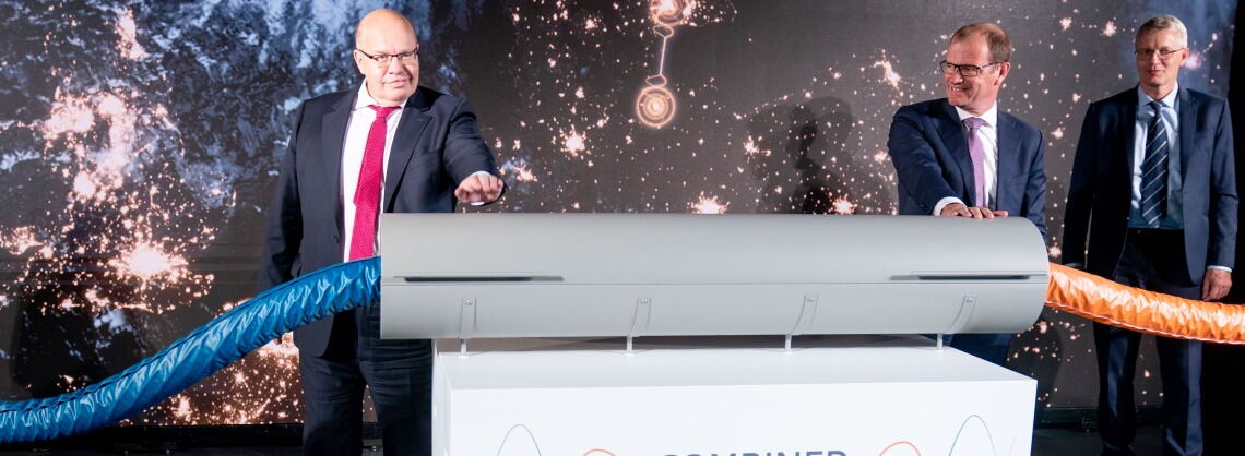 Deutsch-Dänische Strombrücke: Peter Altmaier und Stefan Kapferer bei der Einweihungsfeier der Combined Grid Solution in Berlin.