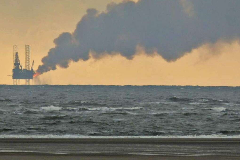 Erdgas-Testbohrung 2017 vor der Insel Borkum in der Nordsee: Die Insulaner fürchten um den Tourismus und die sensible Natur am Rande des Nationalparks Wattenmeer.