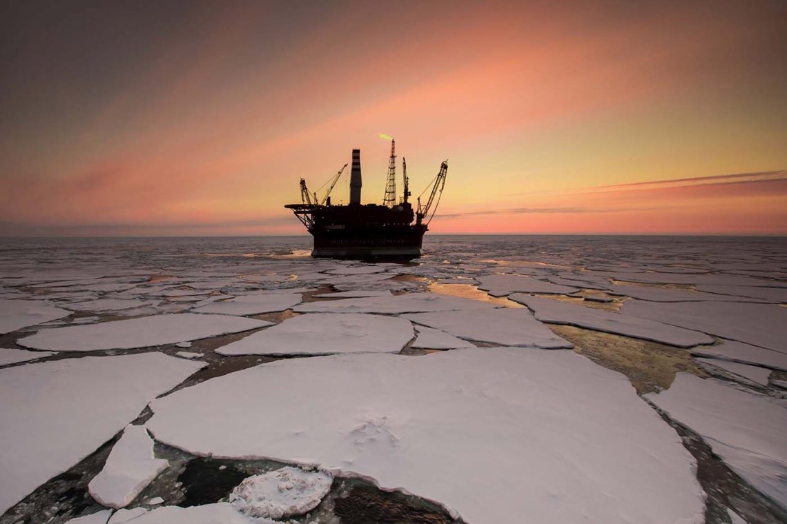 Der Klimawandel in der Arktis ermöglicht die Förderung von Erdöl unter dem Eis.