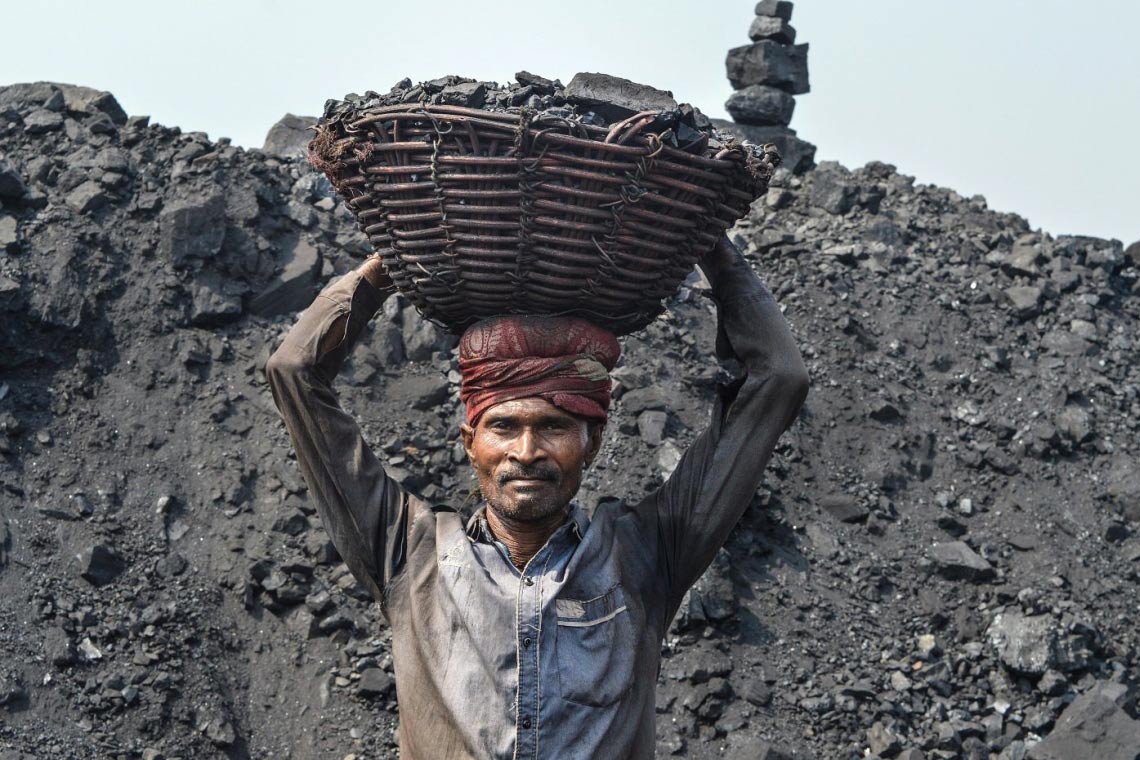 In Jharia, Indien, brennt seit 100 Jahren ein Kohlefeuer unter der Erde: Fotostrecke vom Leben und Arbeiten der Menschen in Jharia
