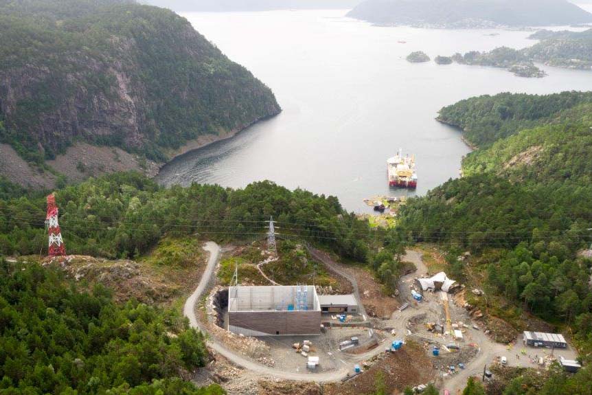Projekt Nordlink: Luftbild der Baustelle für eine Umspannstation oberhalb des norwegischen Vollesfjords.