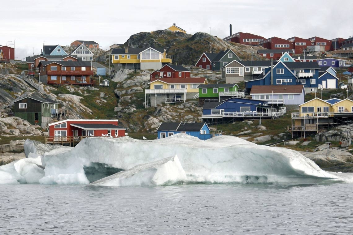 Treibender Eisberg vor der grönlandischen Küste: Angela Merkel besucht die Insel 2007, um die Folgen des Klimawandels zu studieren.