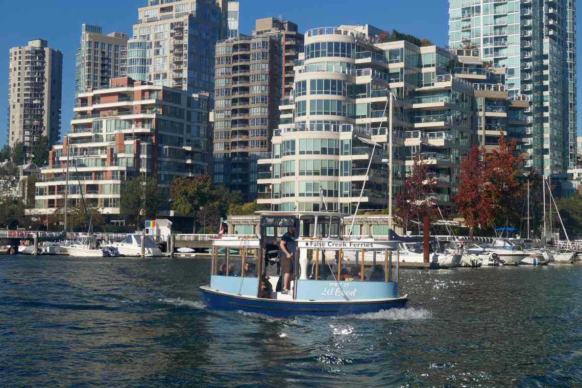 Vancouver: Wassertaxi auf dem False Creek.