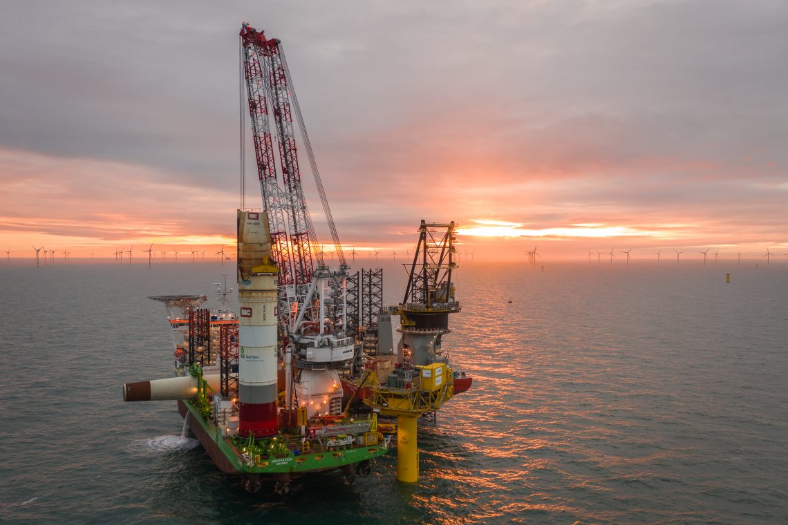 Der Offshore-Windpark Albatros von EnBW steht gut 105 Kilometer von den Küsten Helgolands und Borkums entfernt.