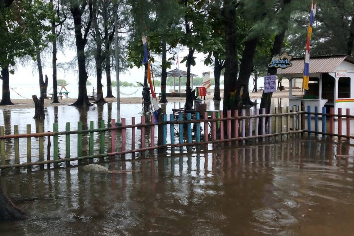 Klimaklage gegen Holcim: Die Insel Pari wird immer häufiger überflutet. Die Insulaner leiden unter den Folgen des Klimawandels.